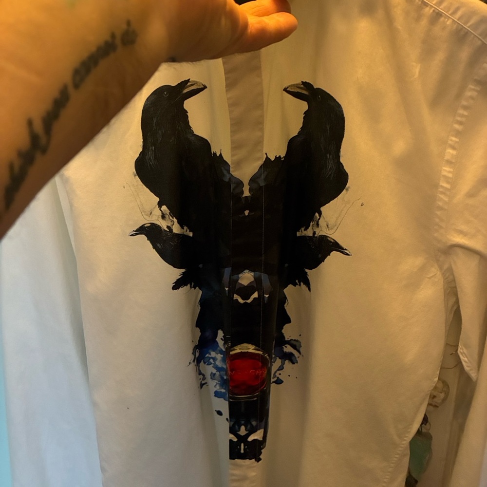 Givenchy White Shirt with Black and Blue stunning Design of crows. Unique - Picture 9 of 11